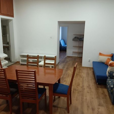 Big Cozy - Skyfall Apartment 3 Bdrm 6 Beds 1&Half Baths Budapest Exteriör bild