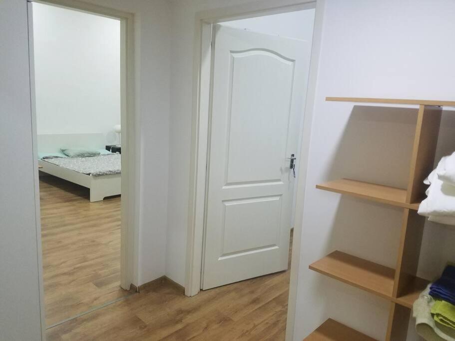 Big Cozy - Skyfall Apartment 3 Bdrm 6 Beds 1&Half Baths Budapest Exteriör bild